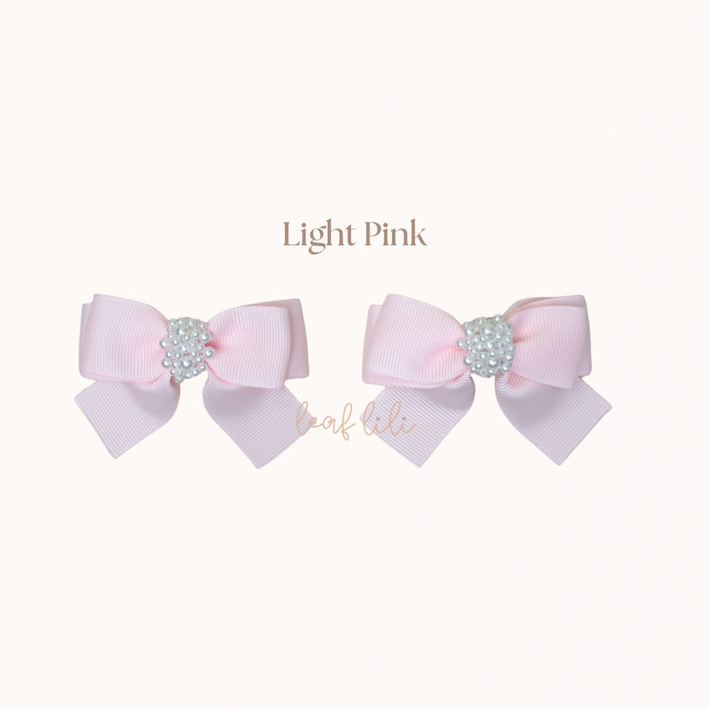 Leaf Lili White Pearl Medium Hair Bow Clip Set