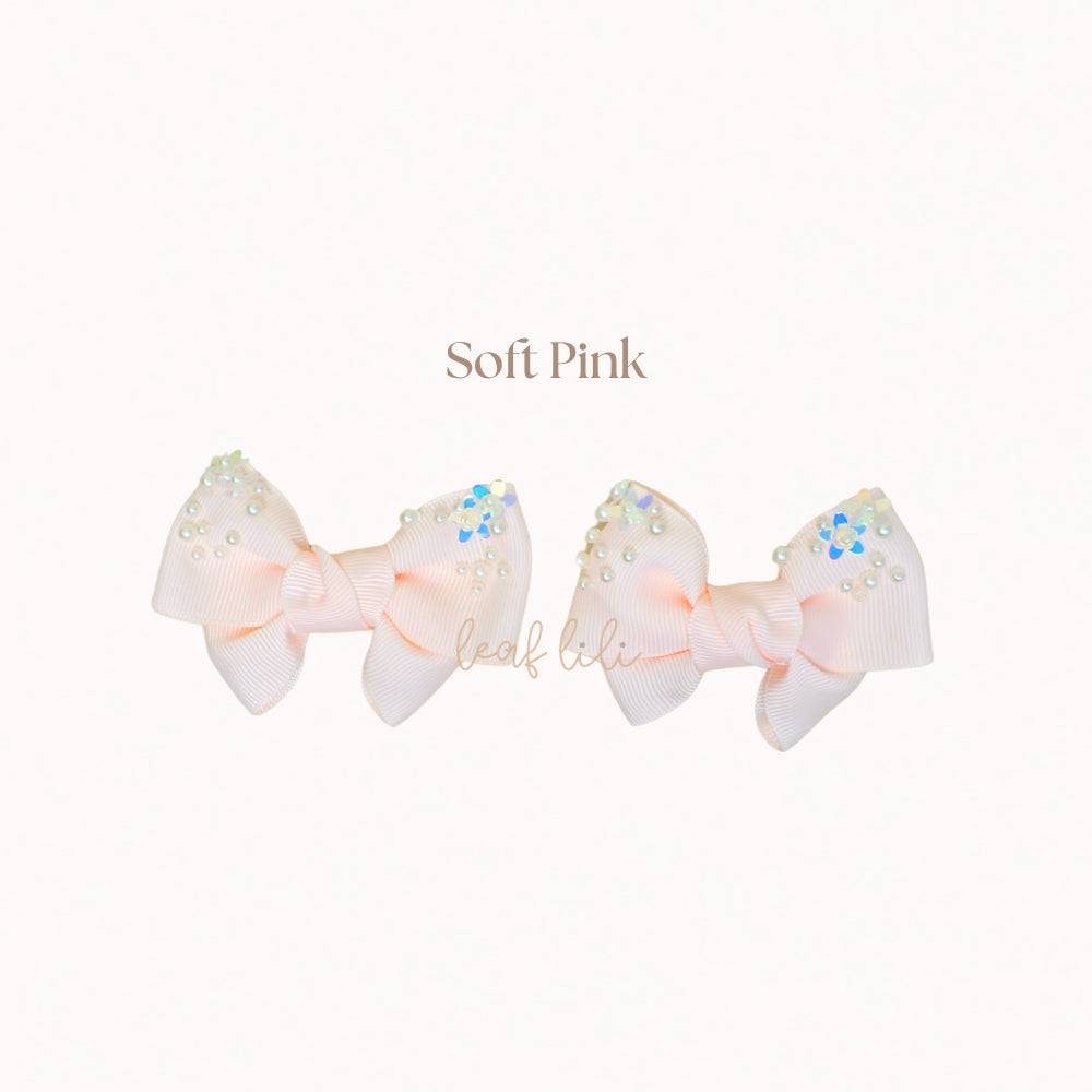 Leaf Lili Pearl Blossom Medium Hair Bow Clip Set