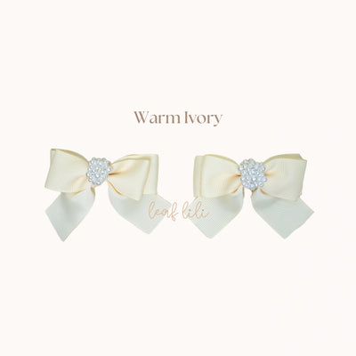 Leaf Lili White Pearl Medium Hair Bow Clip Set