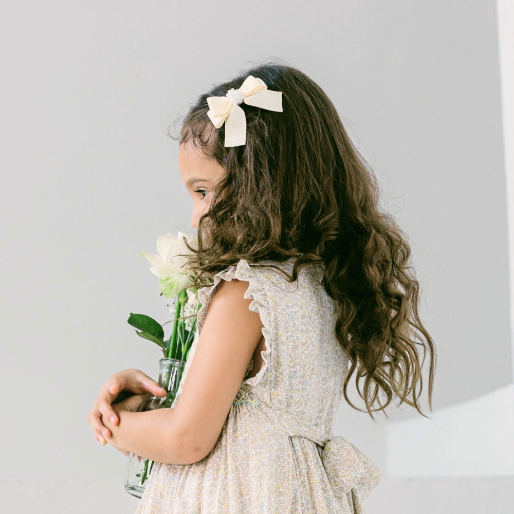 Leaf Lili White Pearl Medium Hair Bow Clip Set